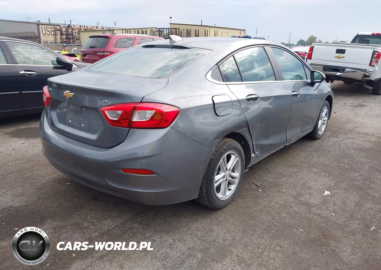 2018 Chevrolet Cruze Lt Auto VIN:1G1BE5SM4J7183105 - 4
