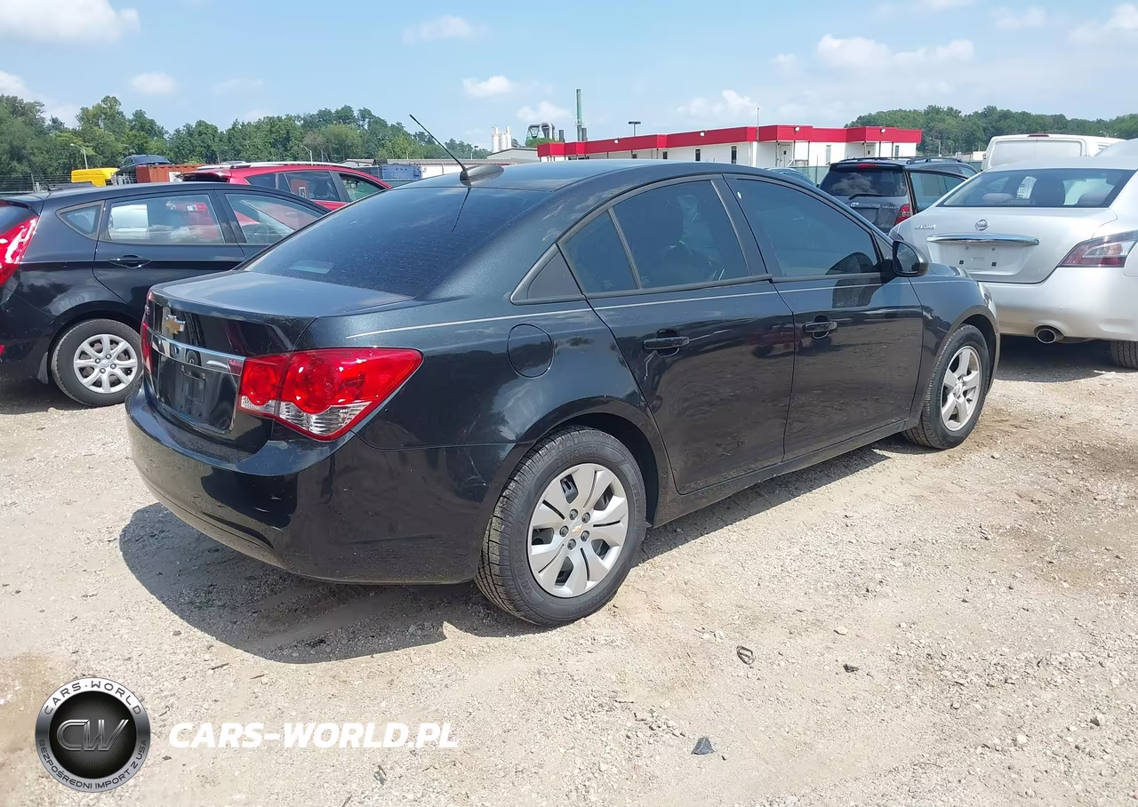 2015 Chevrolet Cruze Ls Auto VIN:1G1PA5SH4F7133462 - 4