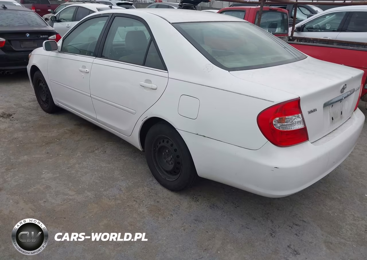 2002 Toyota Camry Le VIN:JTDBE30K420102854 - 3