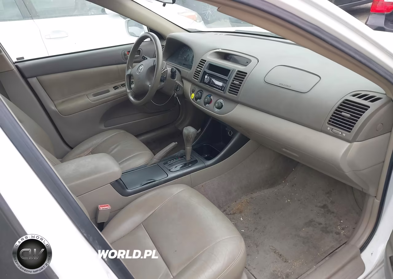2002 Toyota Camry Le VIN:JTDBE30K420102854 - 5