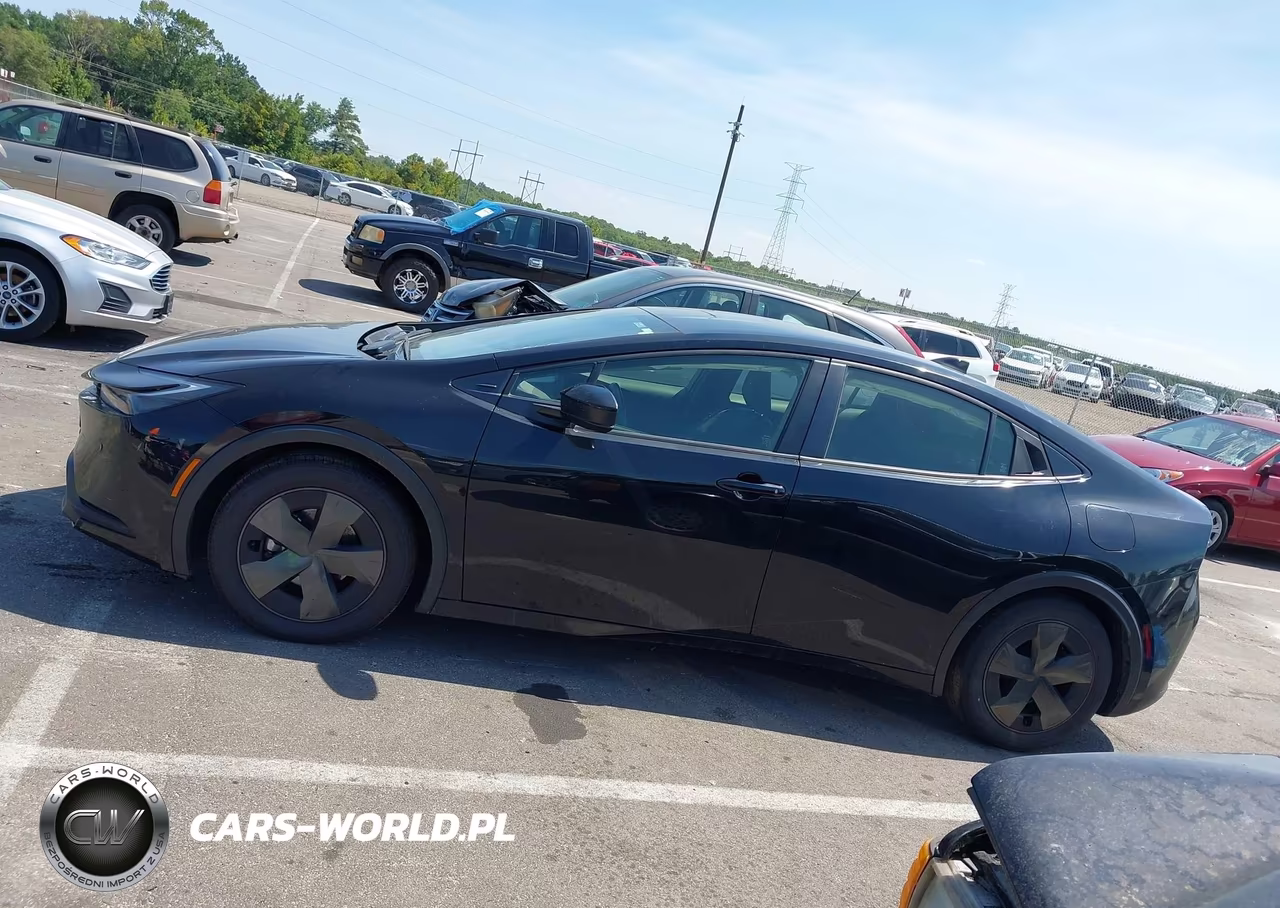 2024 Toyota Prius Le VIN:JTDACAAU9R3023923 - 14