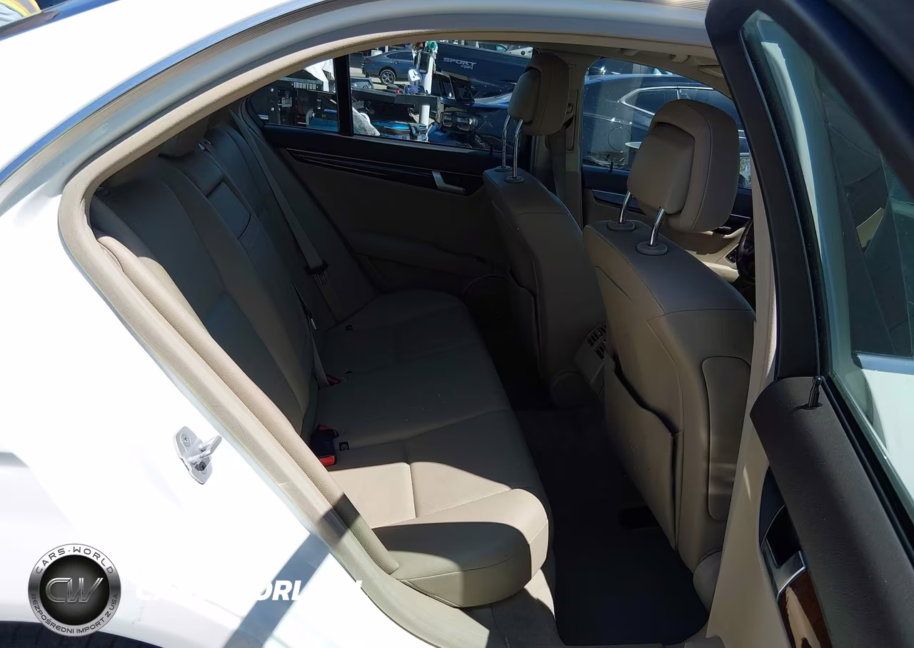 2014 Mercedes-Benz C 250 Luxury VIN:WDDGF4HB5EG254818 - 8