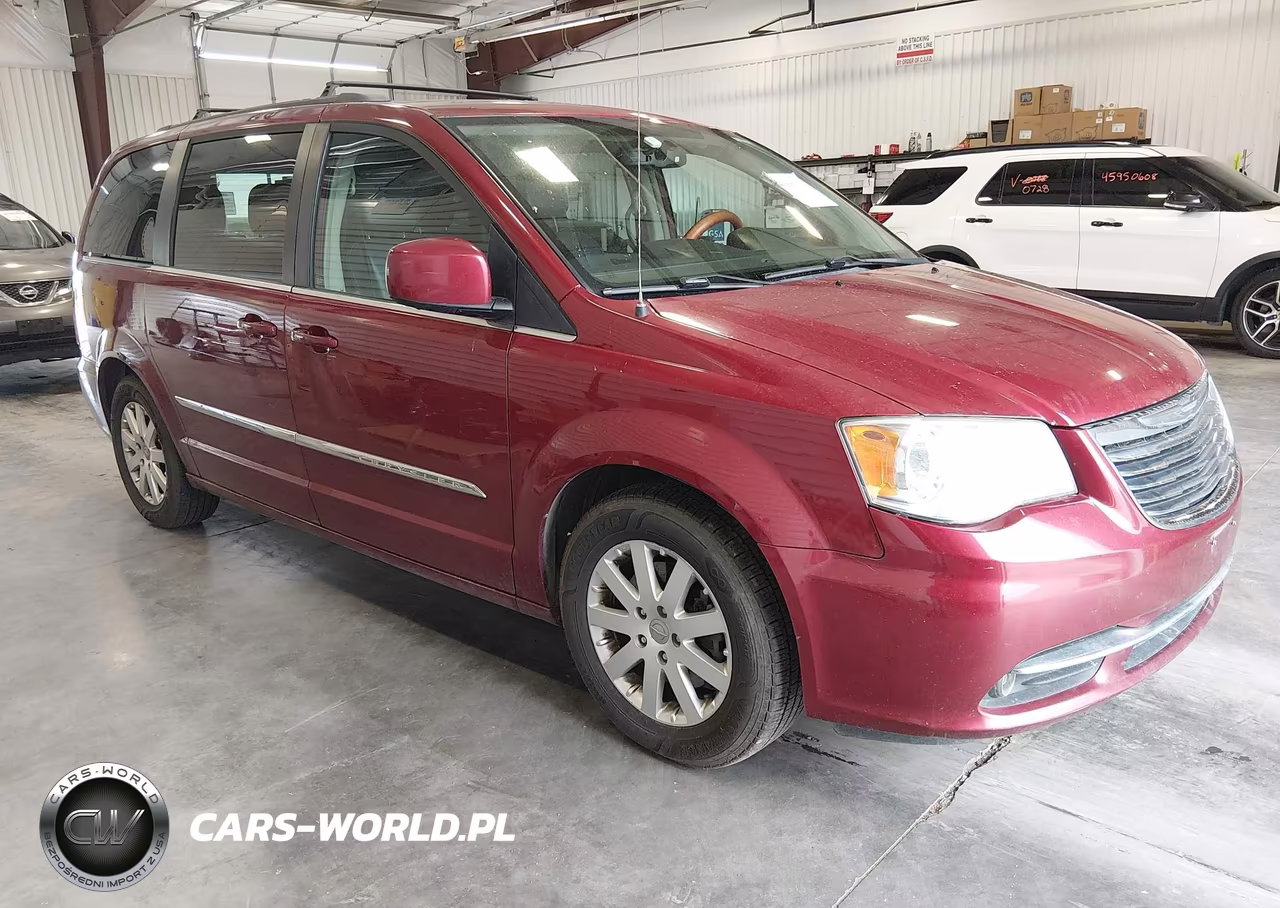 2015 Chrysler Town & Country Touring – zdjęcie 1 z 15