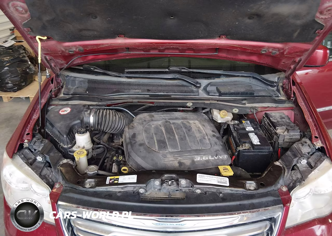 2015 Chrysler Town & Country Touring VIN:2C4RC1BG2FR565556 - 10