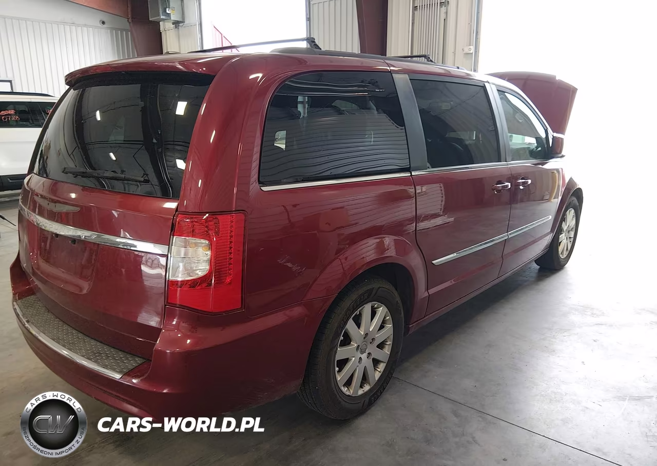 2015 Chrysler Town & Country Touring VIN:2C4RC1BG2FR565556 - 14