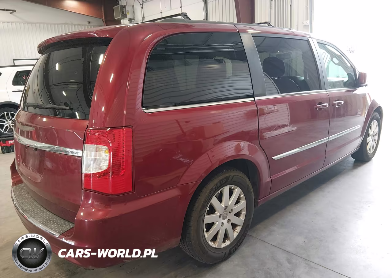 2015 Chrysler Town & Country Touring VIN:2C4RC1BG2FR565556 - 4
