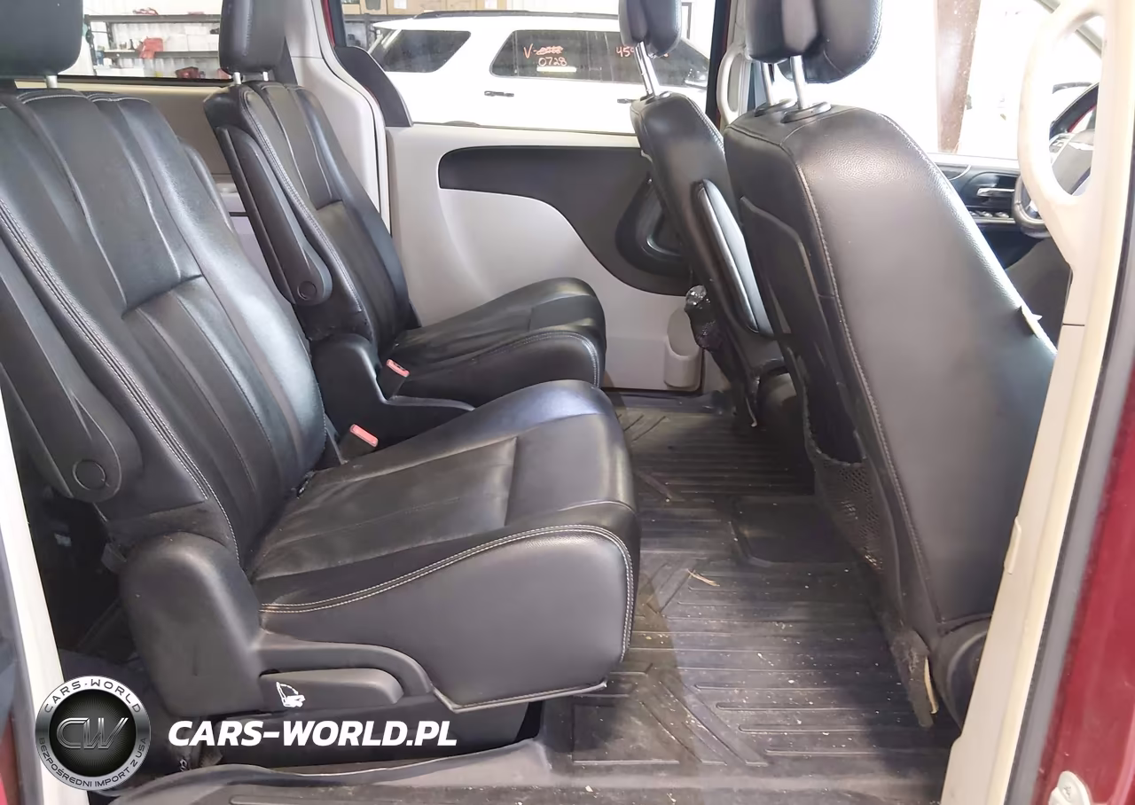 2015 Chrysler Town & Country Touring VIN:2C4RC1BG2FR565556 - 8