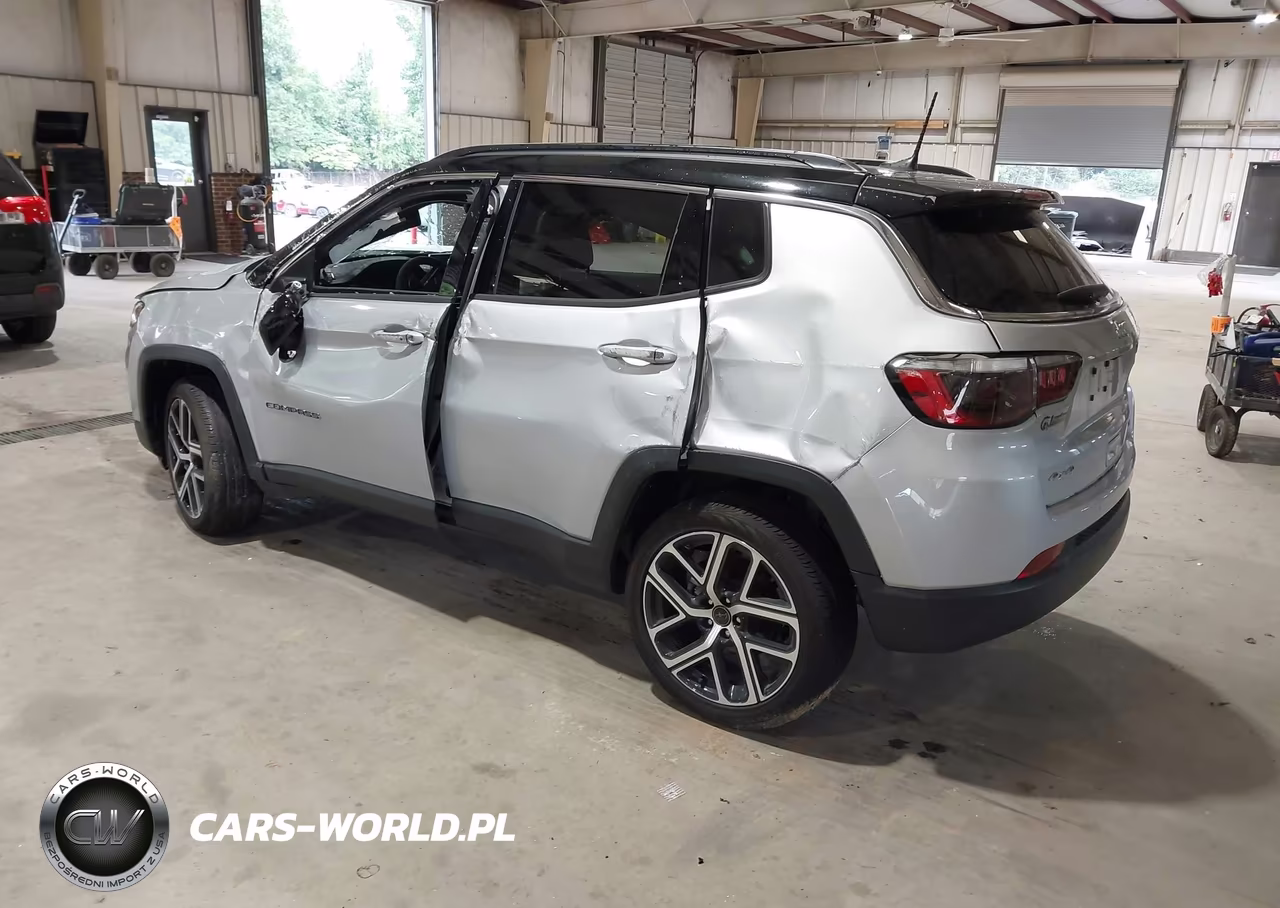 2025 Jeep Compass Limited 4X4 VIN:3C4NJDCN2ST608092 - 3