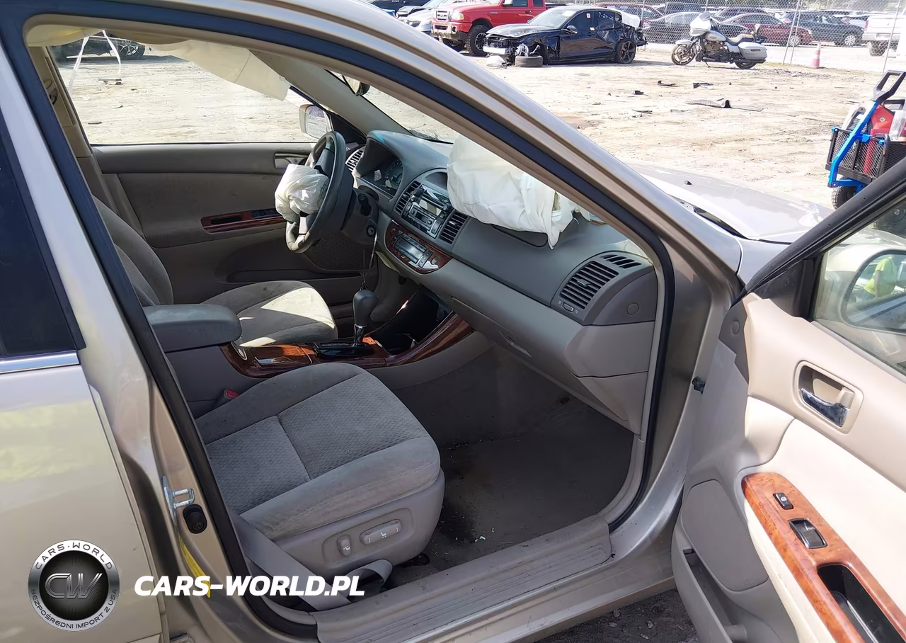 2004 Toyota Camry Xle VIN:4T1BE30K34U866931 - 5