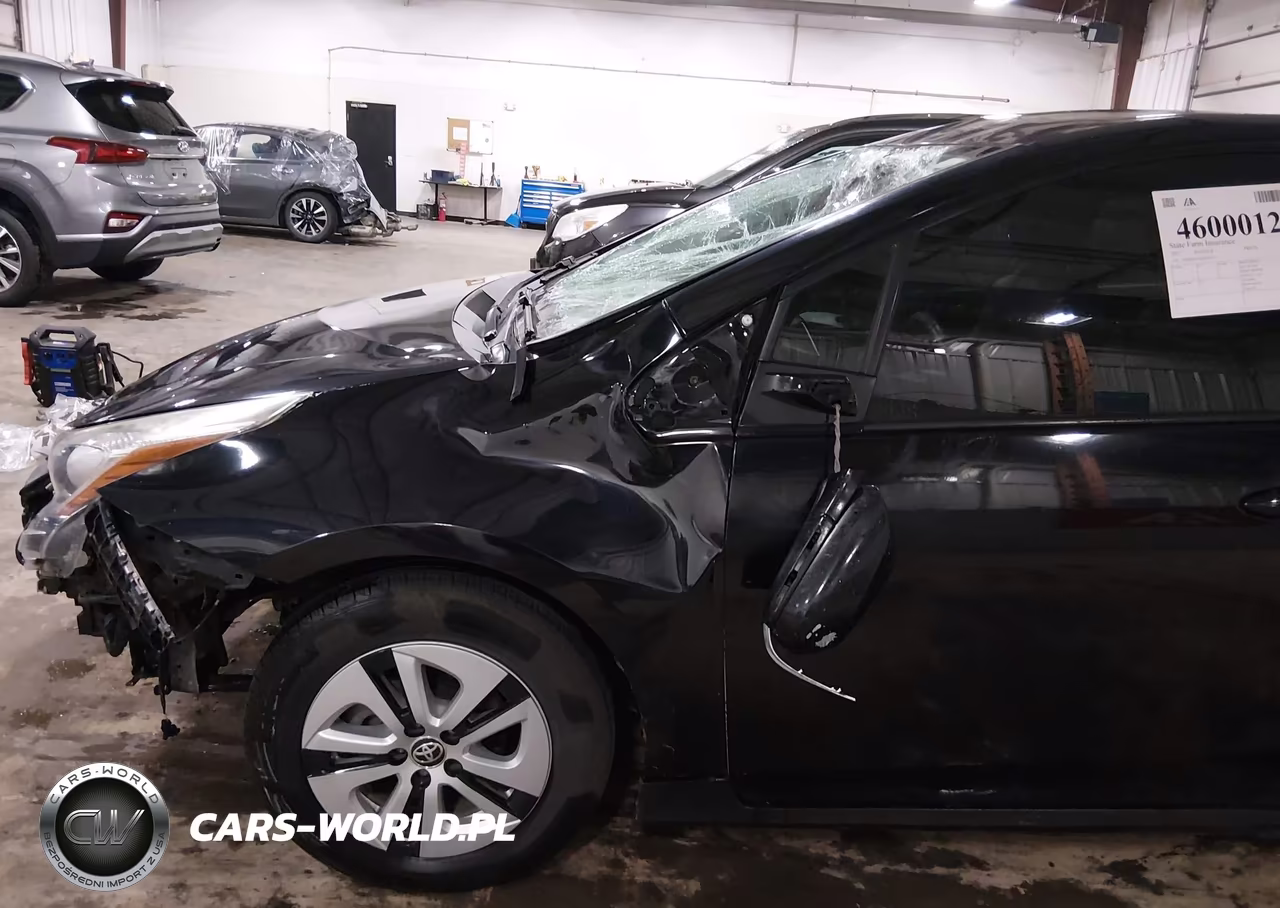 2017 Toyota Prius Four VIN:JTDKARFU6H3047533 - 18