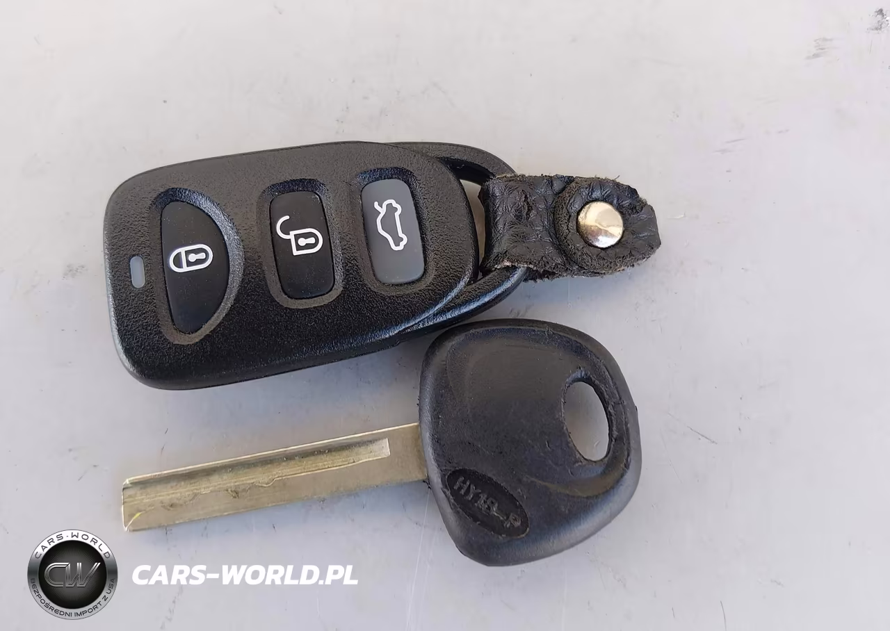 2017 Hyundai Veloster VIN:KMHTC6AD2HU310546 - 11