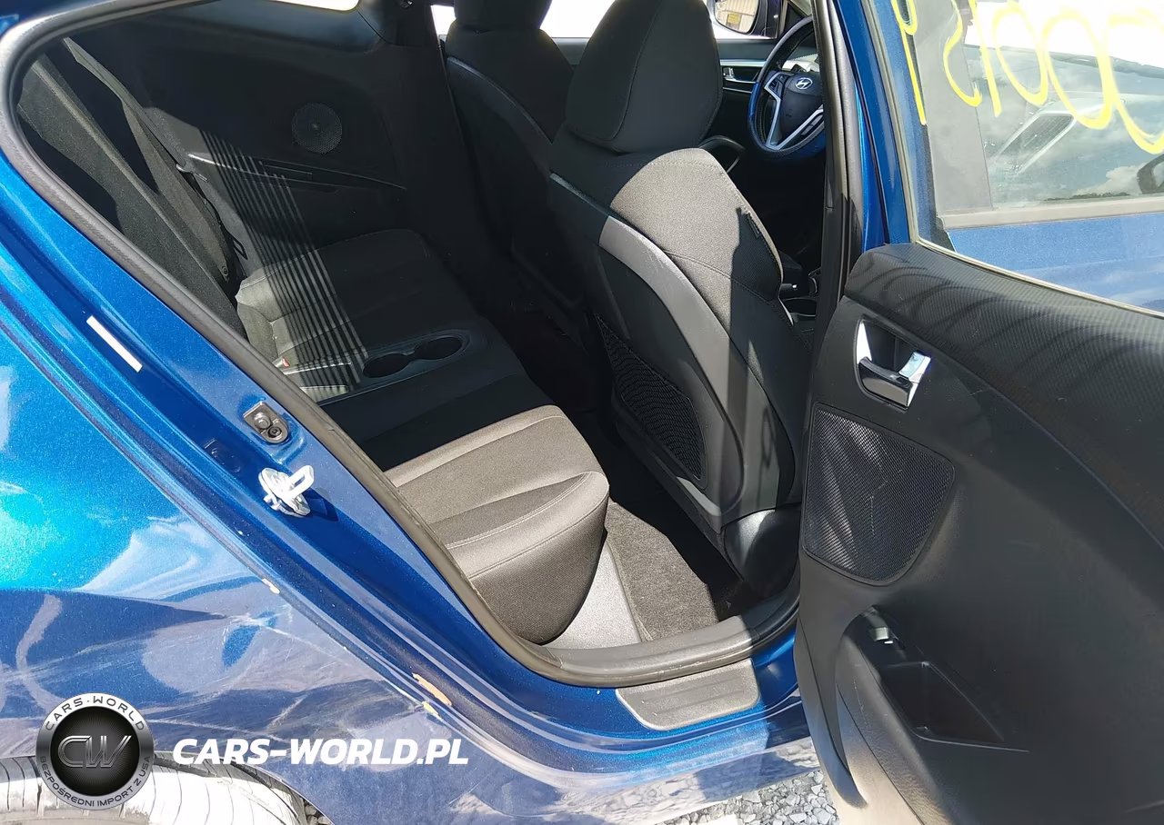 2017 Hyundai Veloster VIN:KMHTC6AD2HU310546 - 8