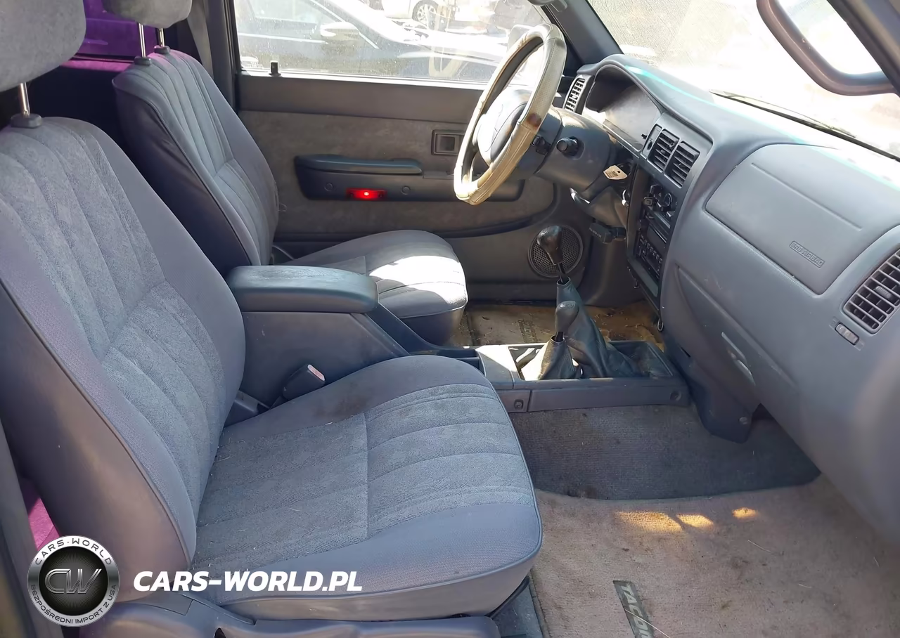 2000 Toyota Tacoma Base V6 VIN:4TAWN72N2YZ636547 - 5