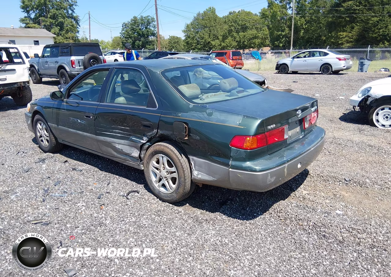 2000 Toyota Camry Le VIN:4T1BG22KXYU960585 - 3