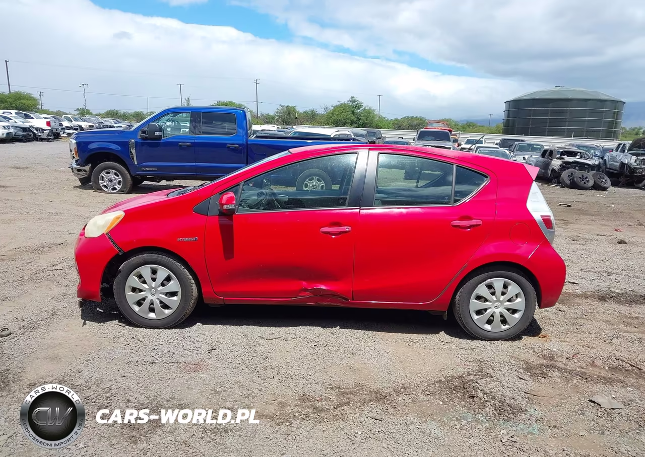 2013 Toyota Prius C Four-One-Three-Two VIN:JTDKDTB30D1555293 - 14