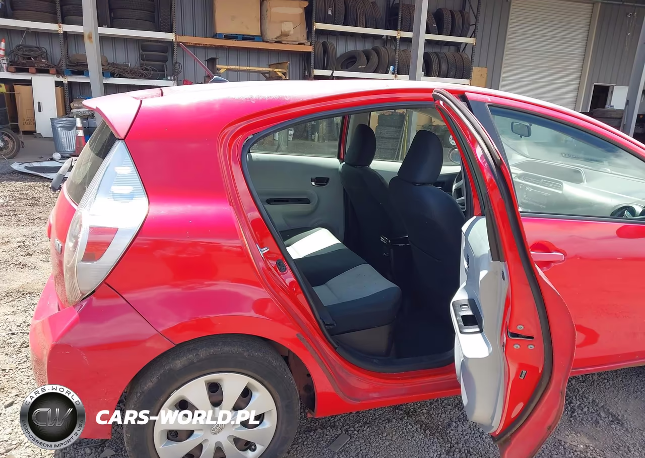2013 Toyota Prius C Four-One-Three-Two VIN:JTDKDTB30D1555293 - 8