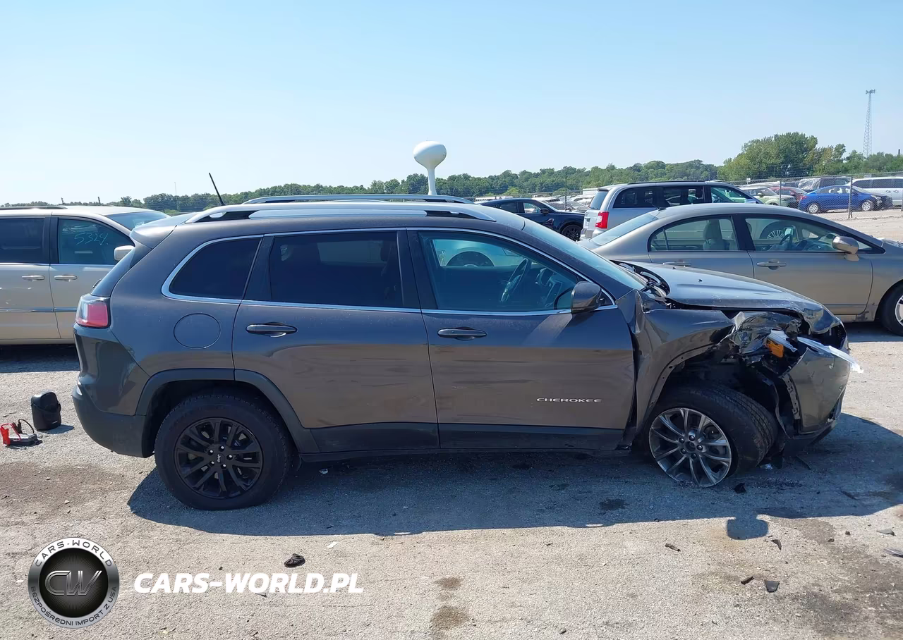 2020 Jeep Cherokee Latitude Plus 4X4 VIN:1C4PJMLB5LD544698 - 14