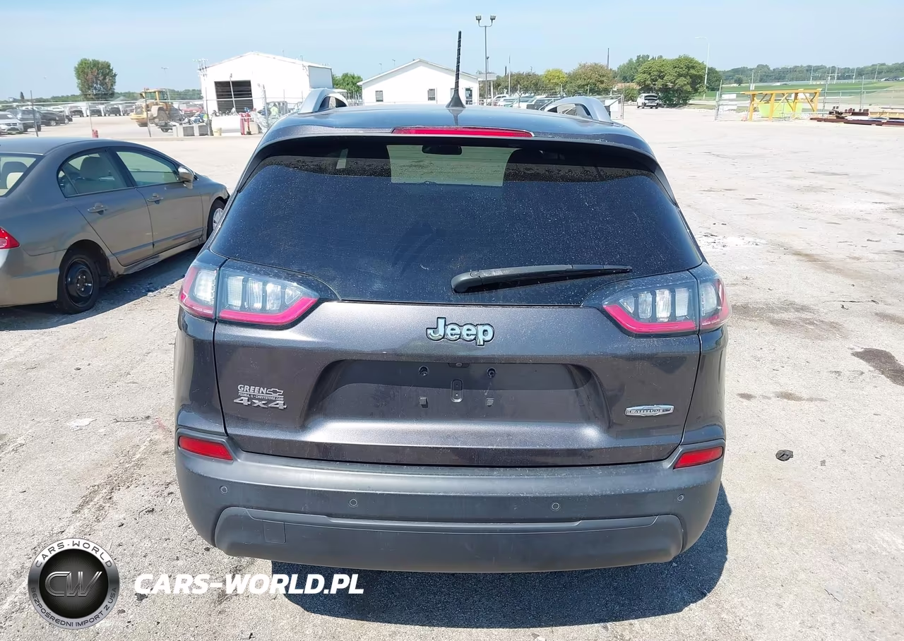 2020 Jeep Cherokee Latitude Plus 4X4 VIN:1C4PJMLB5LD544698 - 17