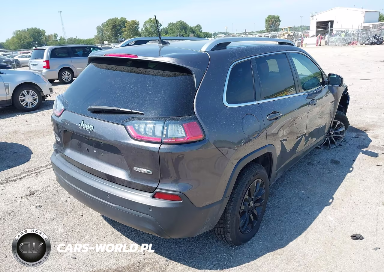 2020 Jeep Cherokee Latitude Plus 4X4 VIN:1C4PJMLB5LD544698 - 4