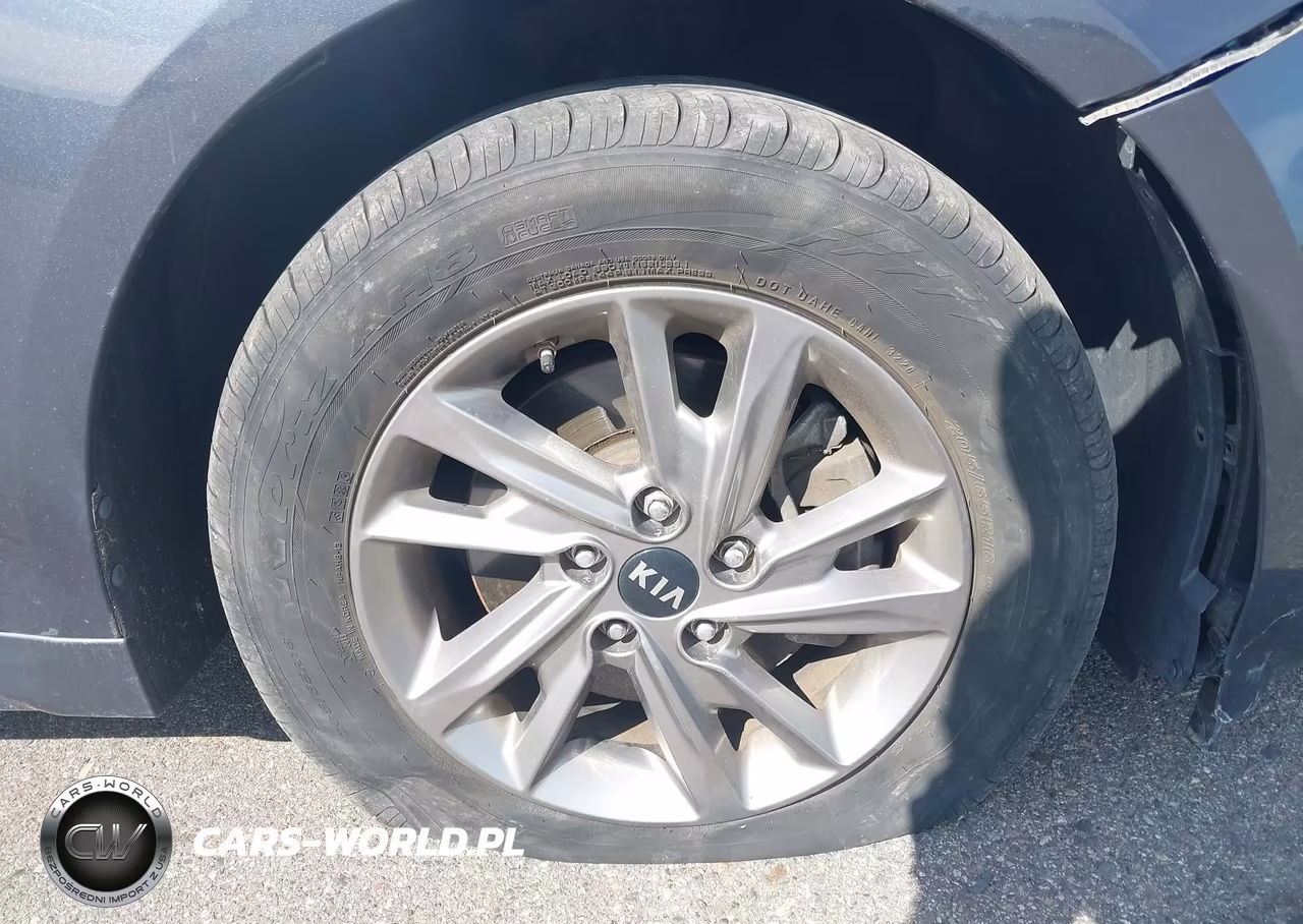 2019 Kia Optima Lx VIN:5XXGT4L35KG322234 - 19