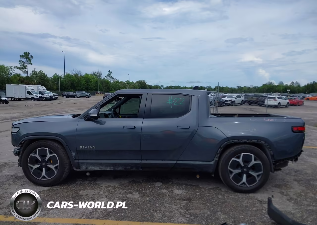 2022 Rivian R1T Adventure VIN:7FCTGAAAXNN006270 - 15