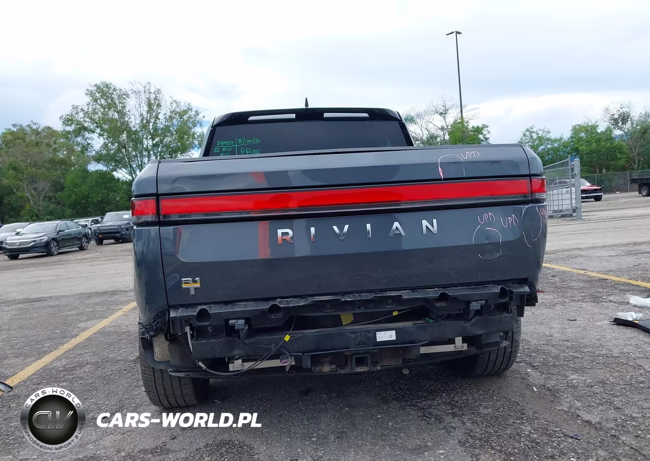 2022 Rivian R1T Adventure VIN:7FCTGAAAXNN006270 - 17