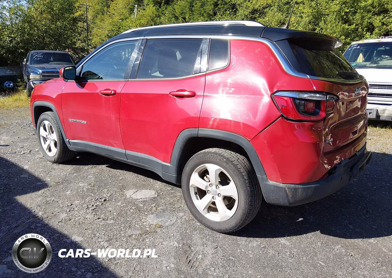 2018 Jeep Compass Latitude 4X4 VIN:3C4NJDBB6JT154662 - 3