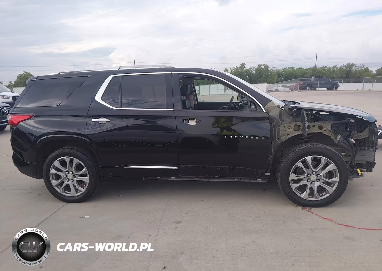 2018 Chevrolet Traverse Premier VIN:1GNERKKWXJJ105334 - 13