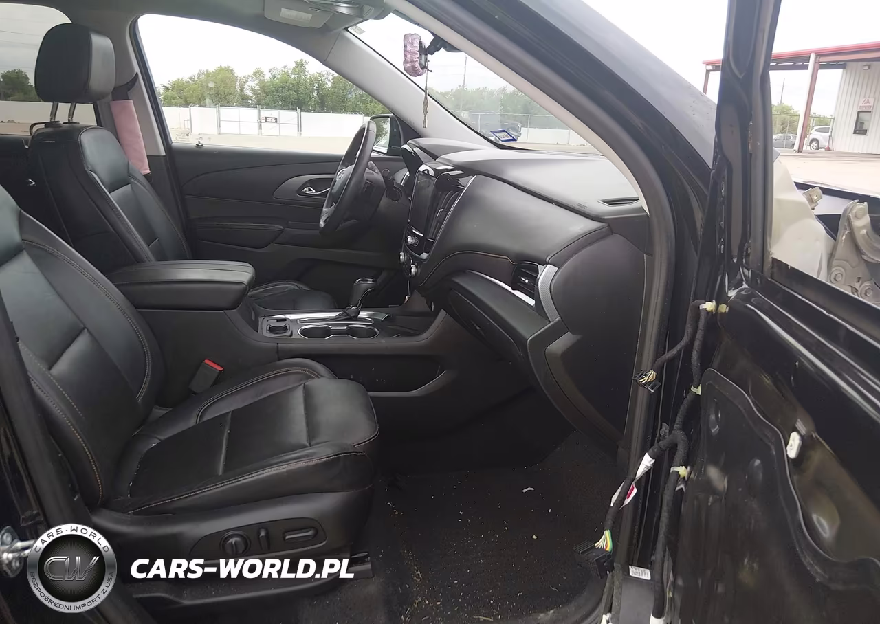 2018 Chevrolet Traverse Premier VIN:1GNERKKWXJJ105334 - 5