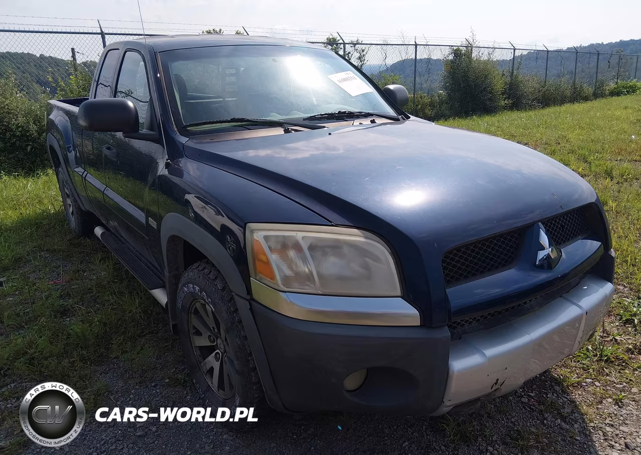 2006 Mitsubishi Raider Duro Cross V8