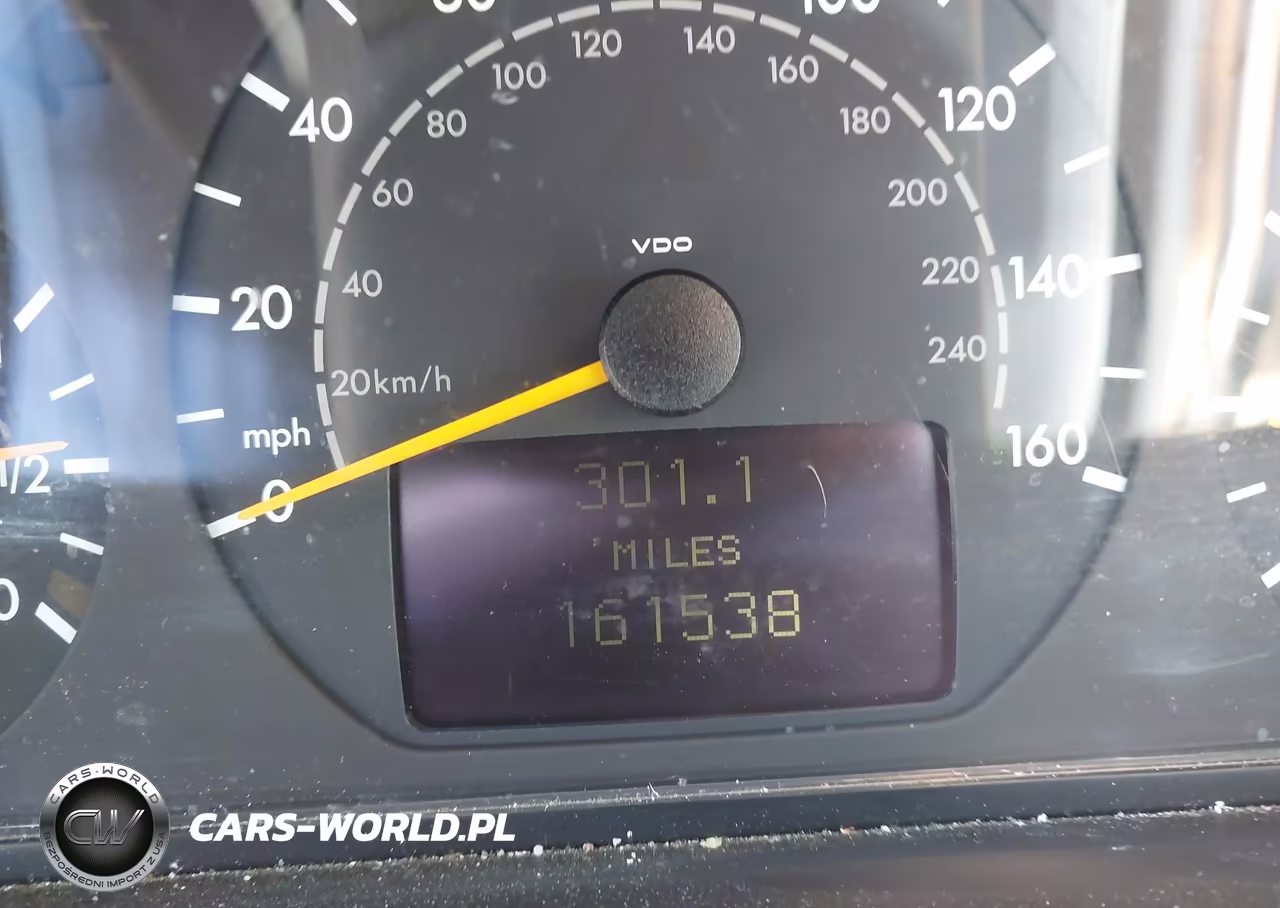 2000 Mercedes-Benz E 320 VIN:WDBJF65J8YB138598 - 16