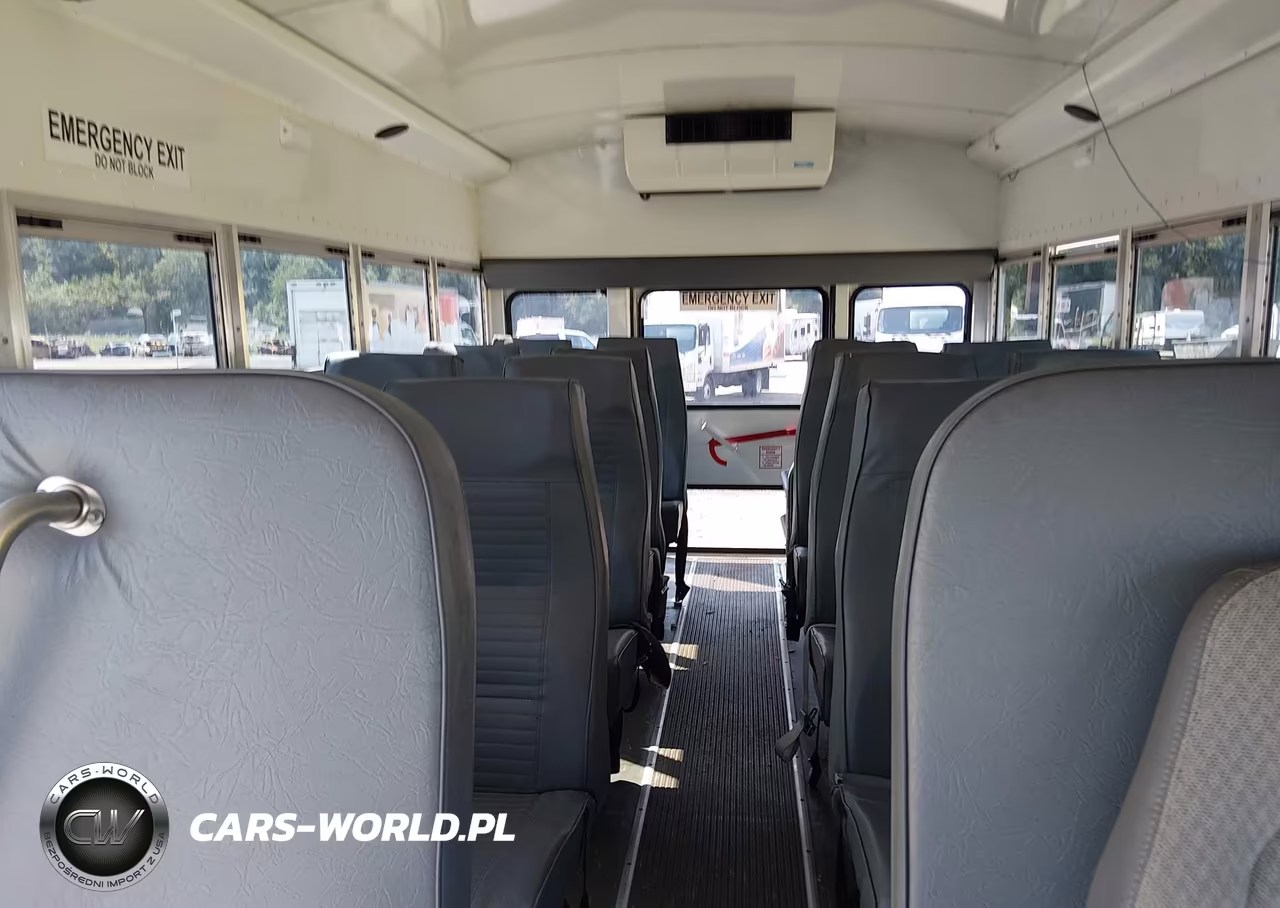 2008 Chevrolet Express Cutaway Work Van VIN:1GBJG31K681207908 - 7