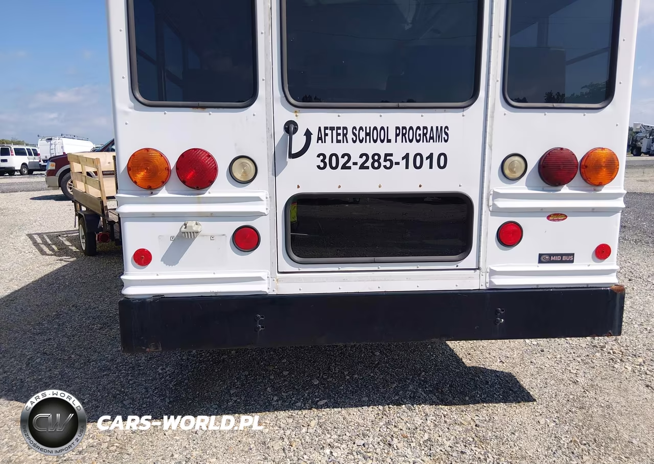 2008 Chevrolet Express Cutaway Work Van VIN:1GBJG31K681207908 - 8