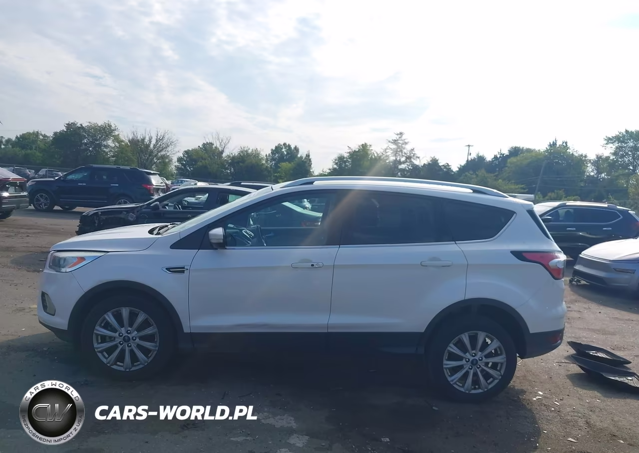 2017 Ford Escape Titanium VIN:1FMCU9J98HUD82121 - 14