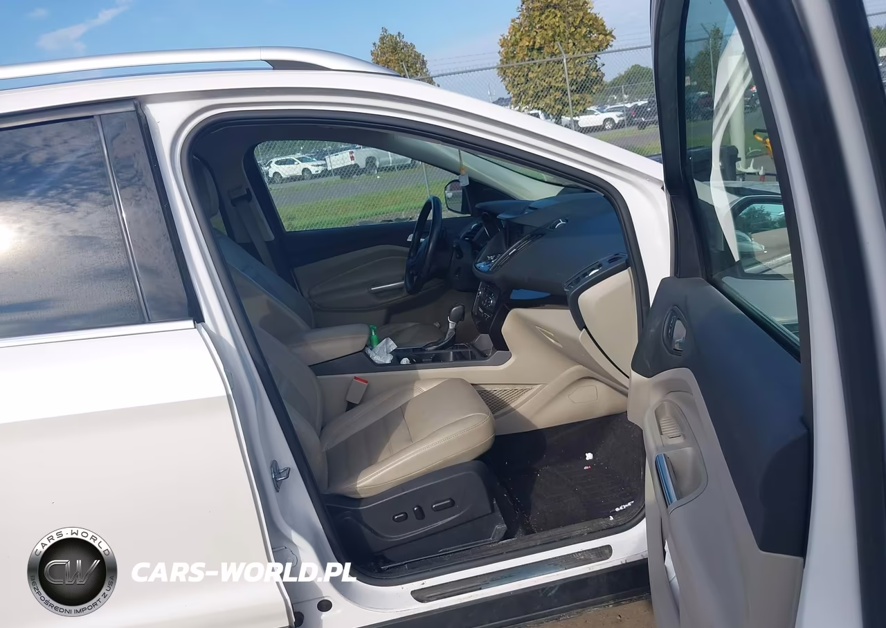 2017 Ford Escape Titanium VIN:1FMCU9J98HUD82121 - 5