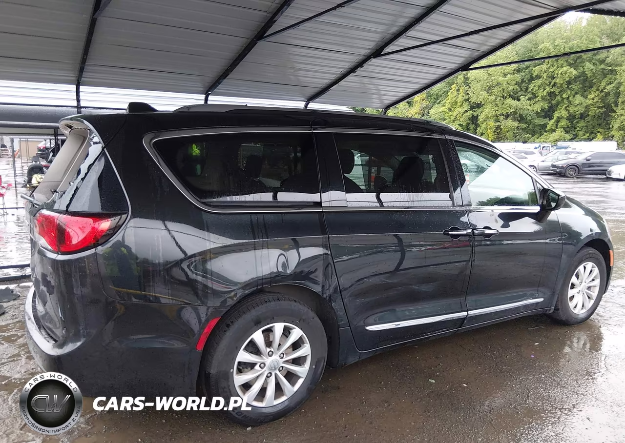 2019 Chrysler Pacifica Touring L VIN:2C4RC1BG6KR721687 - 13