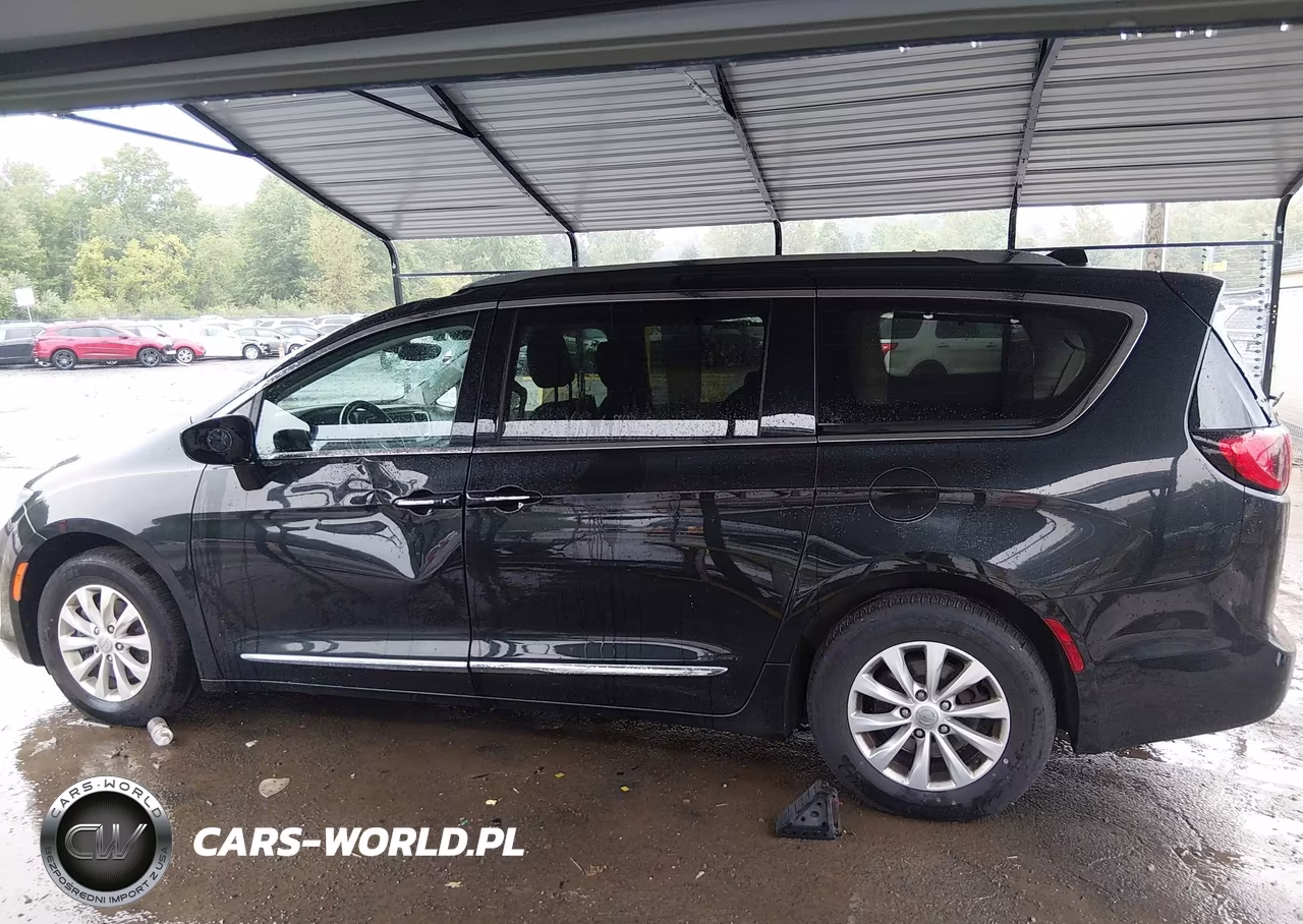 2019 Chrysler Pacifica Touring L VIN:2C4RC1BG6KR721687 - 14