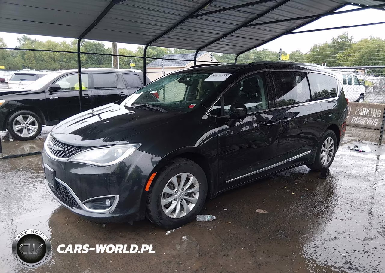 2019 Chrysler Pacifica Touring L VIN:2C4RC1BG6KR721687 - 2