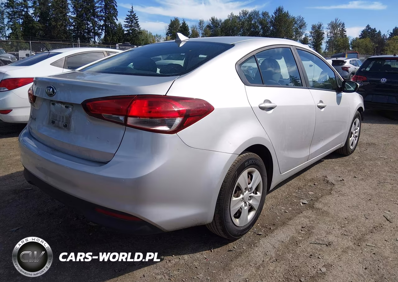 2017 Kia Forte Lx VIN:3KPFK4A74HE029639 - 4