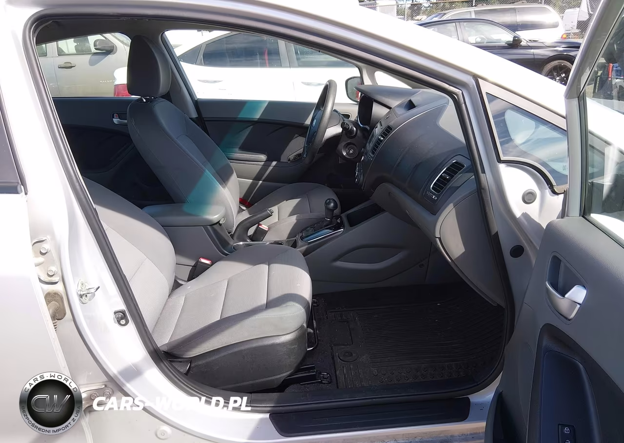 2017 Kia Forte Lx VIN:3KPFK4A74HE029639 - 5