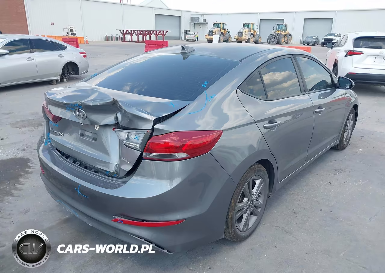 2018 Hyundai Elantra Sel VIN:5NPD84LF1JH251938 - 4