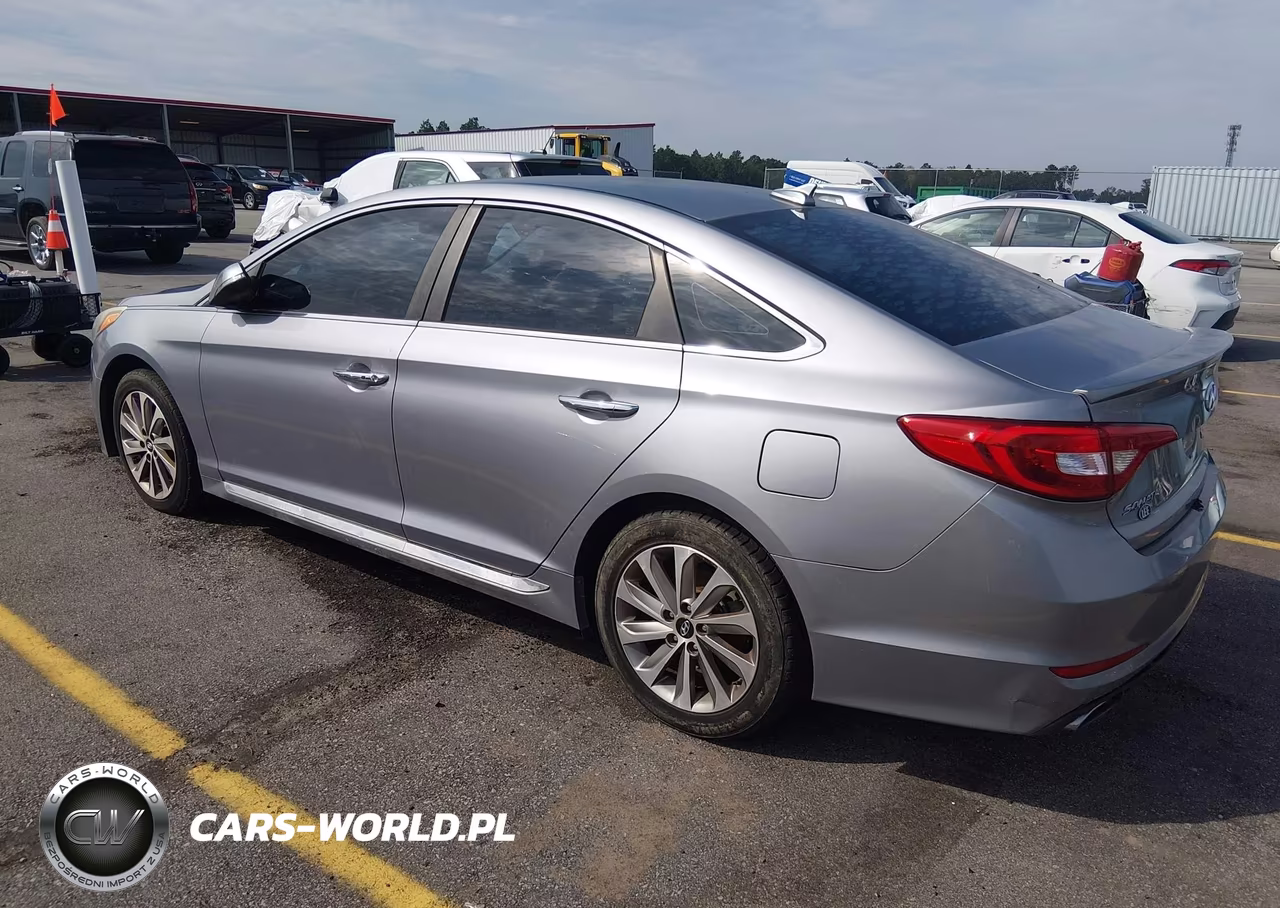 2015 Hyundai Sonata Sport VIN:5NPE34AFXFH138065 - 3