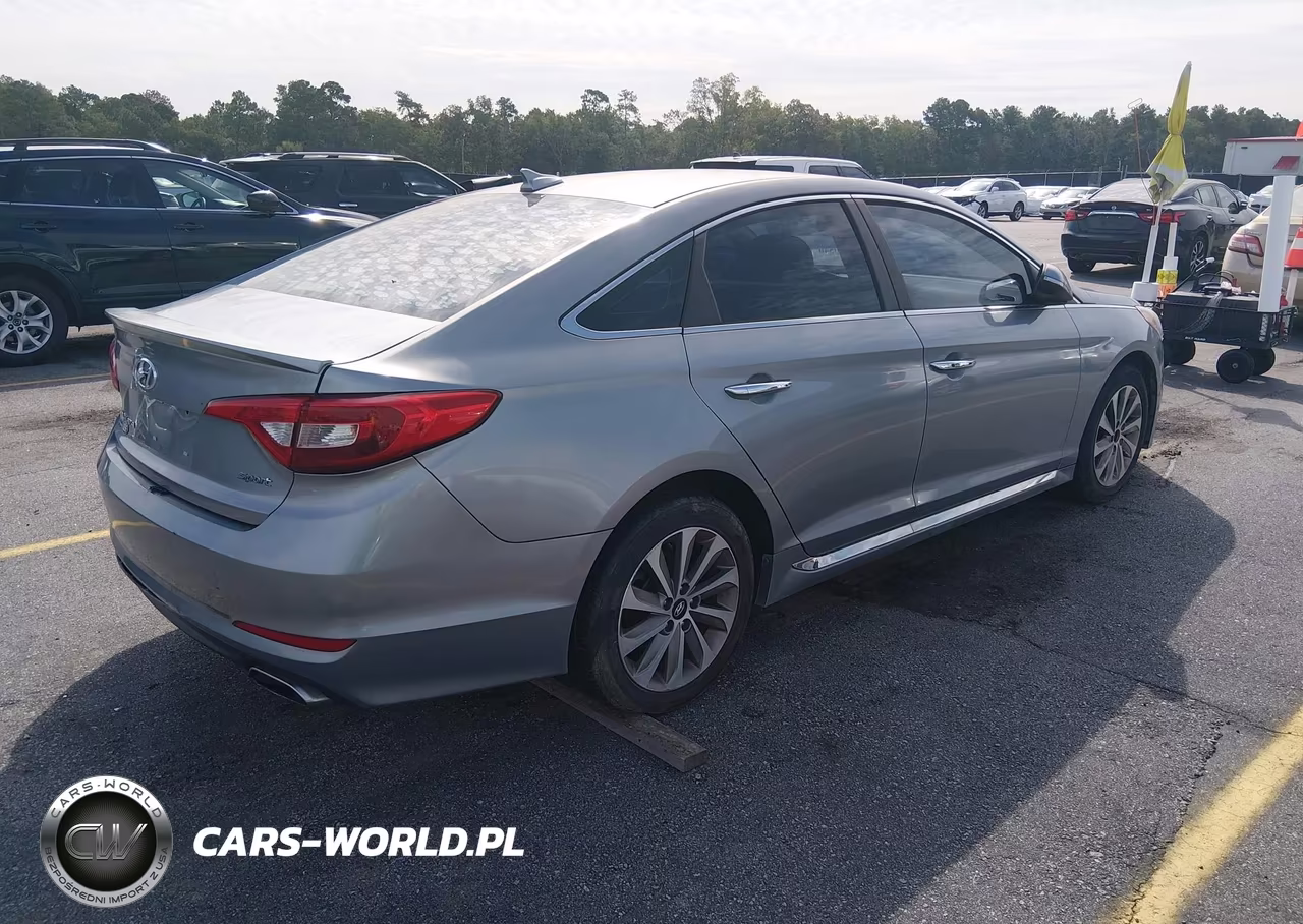 2015 Hyundai Sonata Sport VIN:5NPE34AFXFH138065 - 4