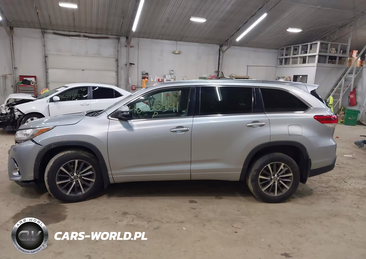 2017 Toyota Highlander Xle VIN:5TDJZRFH0HS385273 - 14