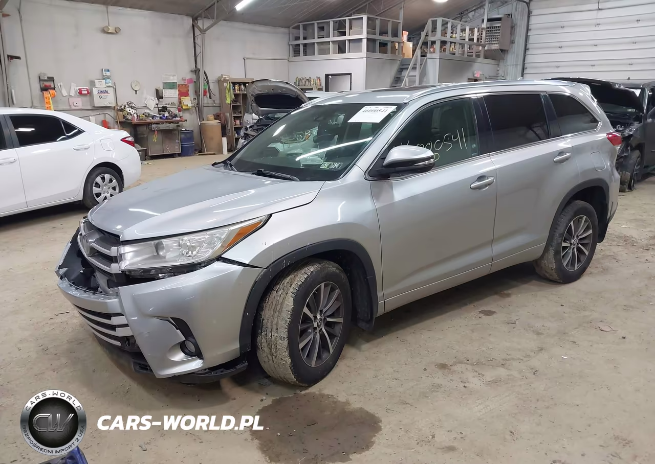 2017 Toyota Highlander Xle VIN:5TDJZRFH0HS385273 - 2