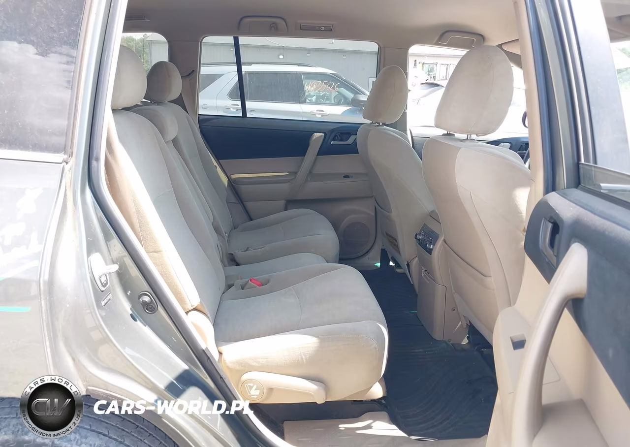 2011 Toyota Highlander Base V6 VIN:5TDBK3EH7BS074308 - 8