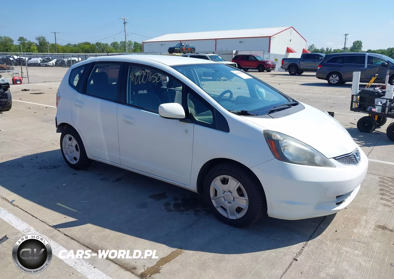 2013 Honda Fit VIN:JHMGE8H37DC050670 - 1
