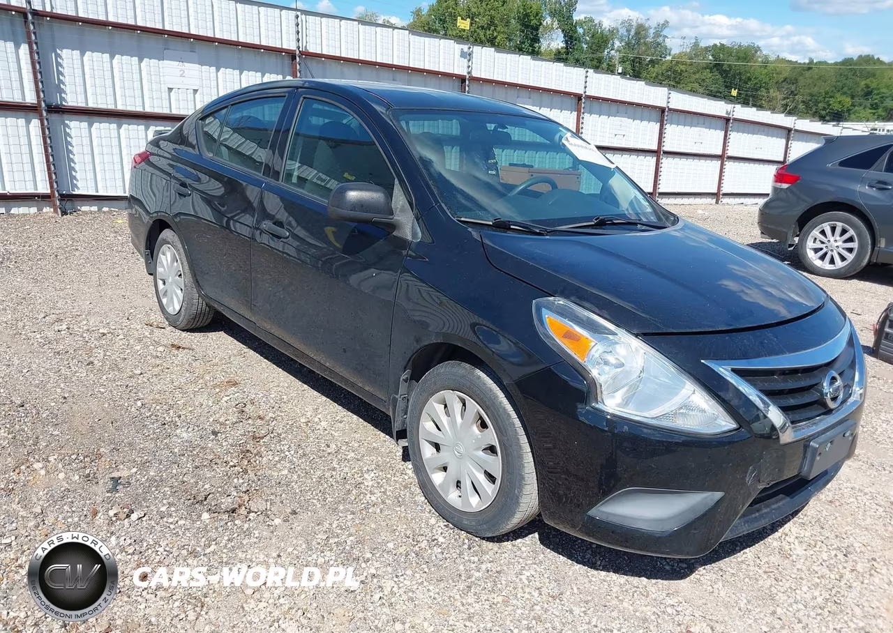 2015 Nissan Versa 1.6 S+