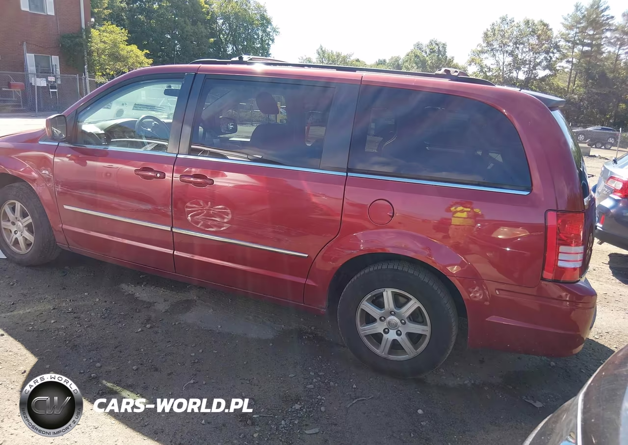 2010 Chrysler Town & Country Touring VIN:2A4RR5D13AR133334 - 3