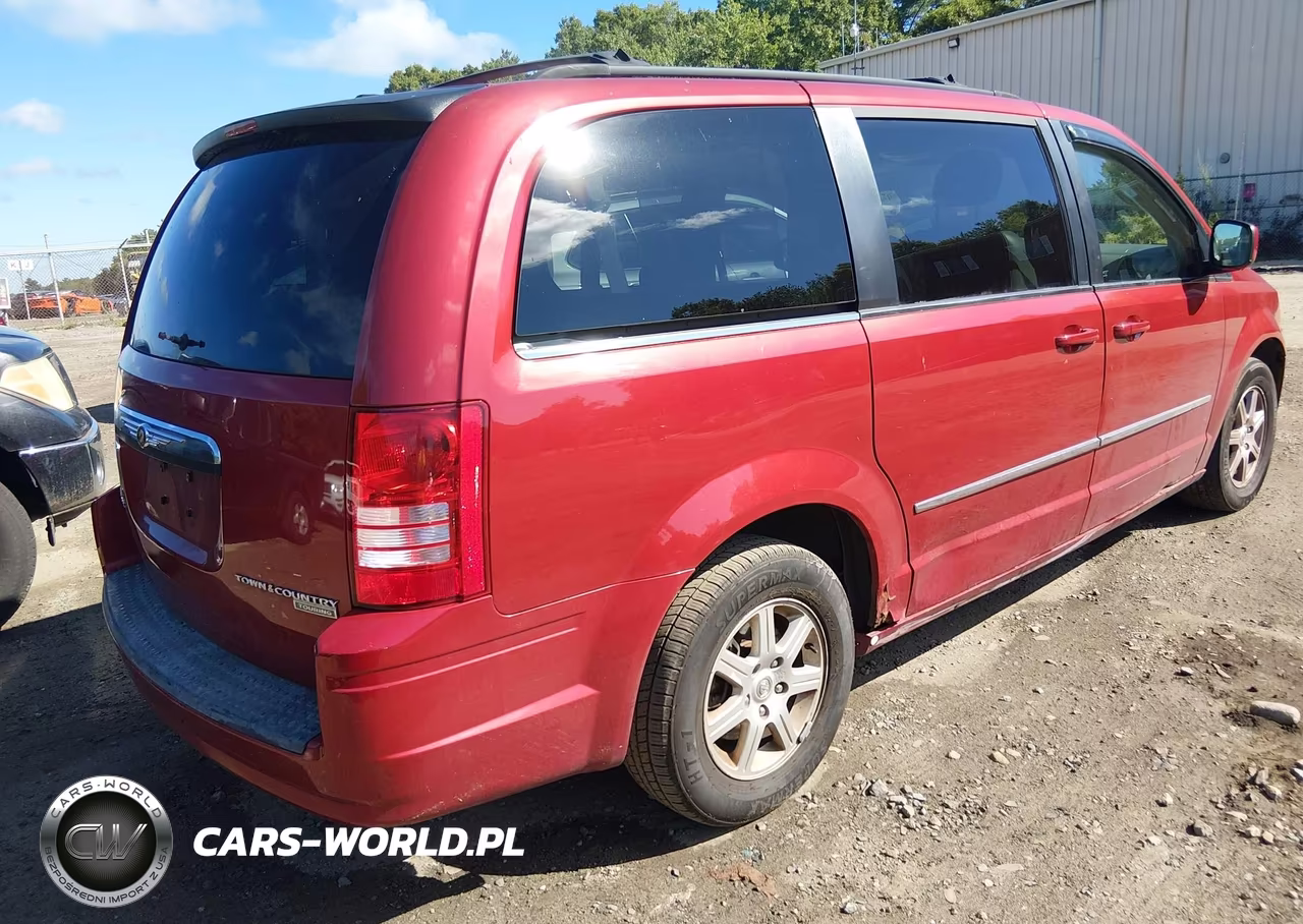 2010 Chrysler Town & Country Touring VIN:2A4RR5D13AR133334 - 4
